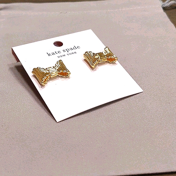 NEW Kate Spade All Wrapped Up Bow Studs in Gold - Picture 10 of 11
